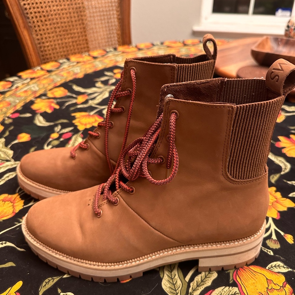 Tom’s Lace Up Booties/Combat Style Boot